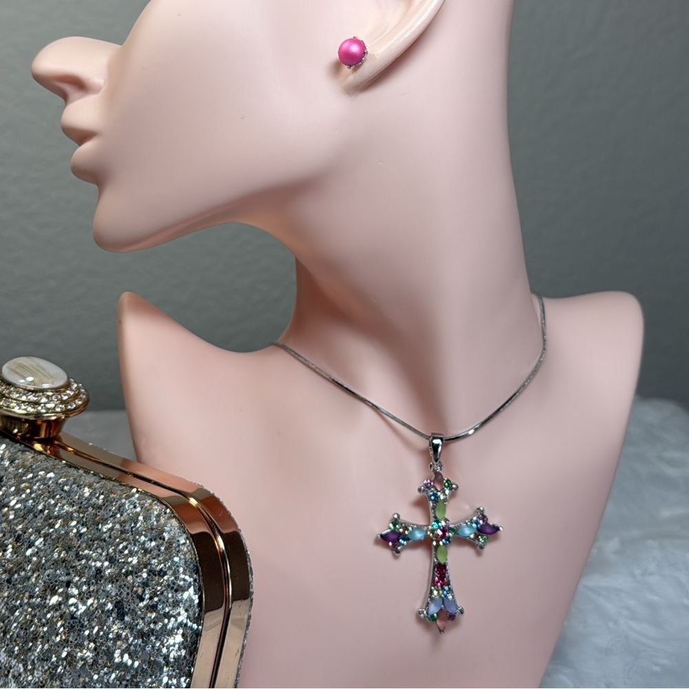⚜️ Multicolor Gemstone Cross Pendant Necklace - Picture 6 of 6